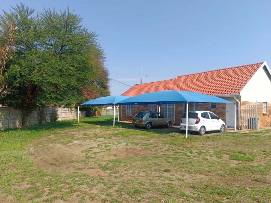 Commercial Property for Sale in La Hoff North West